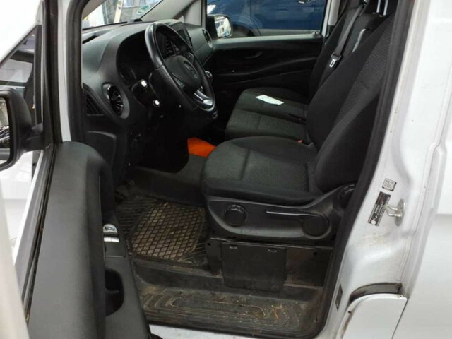 Kis furgon MERCEDES-BENZ Vito116CDI KA lang,Kamera,Klima,Tempomat...: 18 kép.