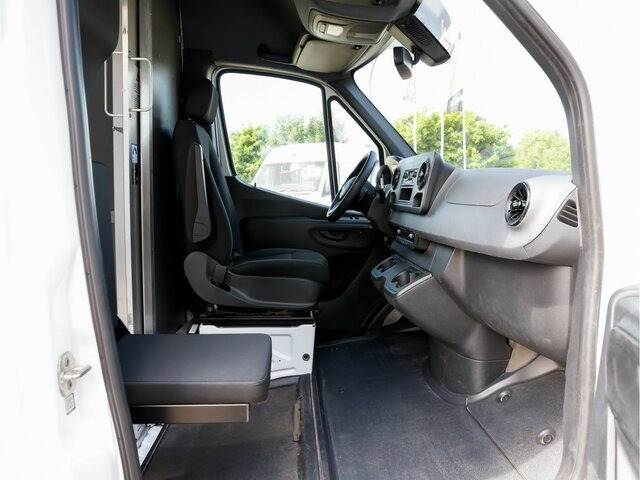 MERCEDES-BENZ eSprinter 312 Kasten FWD,3.924mm Radstand - Furgon, Elektromos kisteherautó: 3 kép. MERCEDES-BENZ eSprinter 312 Kasten FWD,3.924mm Radstand - Furgon, Elektromos kisteherautó: 3 kép.