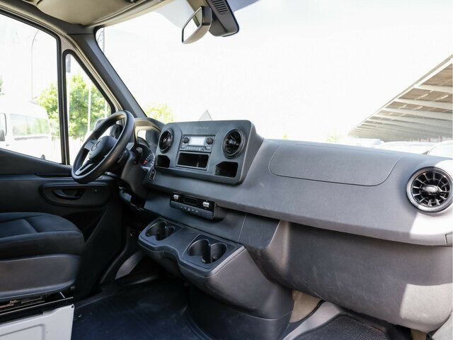 MERCEDES-BENZ eSprinter 312 Kasten FWD,3.924mm Radstand - Furgon, Elektromos kisteherautó: 4 kép. MERCEDES-BENZ eSprinter 312 Kasten FWD,3.924mm Radstand - Furgon, Elektromos kisteherautó: 4 kép.