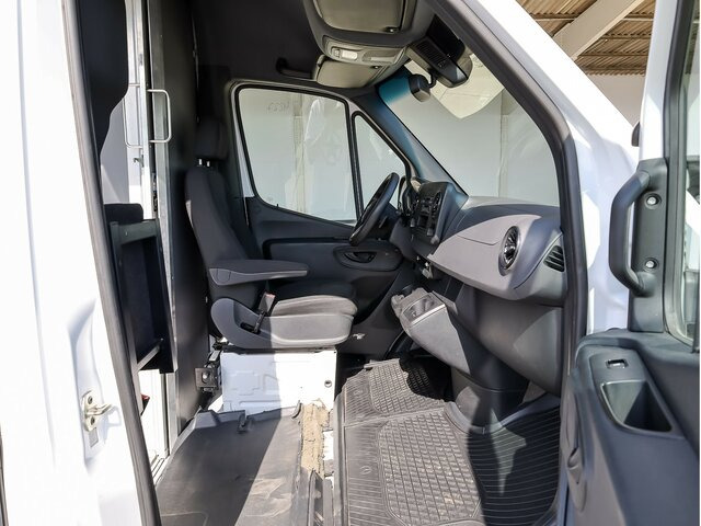 MERCEDES-BENZ eSprinter 312 Kasten FWD,3.924mm Radstand - Furgon, Elektromos kisteherautó: 4 kép. MERCEDES-BENZ eSprinter 312 Kasten FWD,3.924mm Radstand - Furgon, Elektromos kisteherautó: 4 kép.