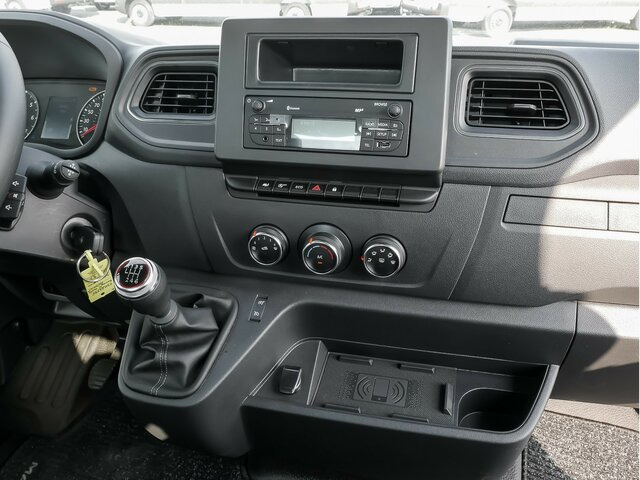 RENAULT Master Pritsche L4,3,5To,4200mm Ladefläche... - Platós kisteherautó: 3 kép. RENAULT Master Pritsche L4,3,5To,4200mm Ladefläche... - Platós kisteherautó: 3 kép.