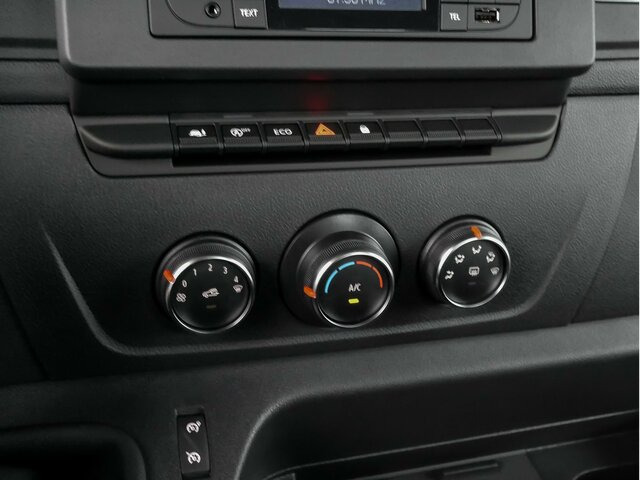 RENAULT Master Pritsche L4,3,5To,4200mm Ladefläche... - Platós kisteherautó: 4 kép. RENAULT Master Pritsche L4,3,5To,4200mm Ladefläche... - Platós kisteherautó: 4 kép.