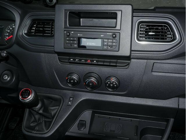 RENAULT Master Pritsche L4,3,5To,4200mm Ladefläche... - Platós kisteherautó: 3 kép. RENAULT Master Pritsche L4,3,5To,4200mm Ladefläche... - Platós kisteherautó: 3 kép.