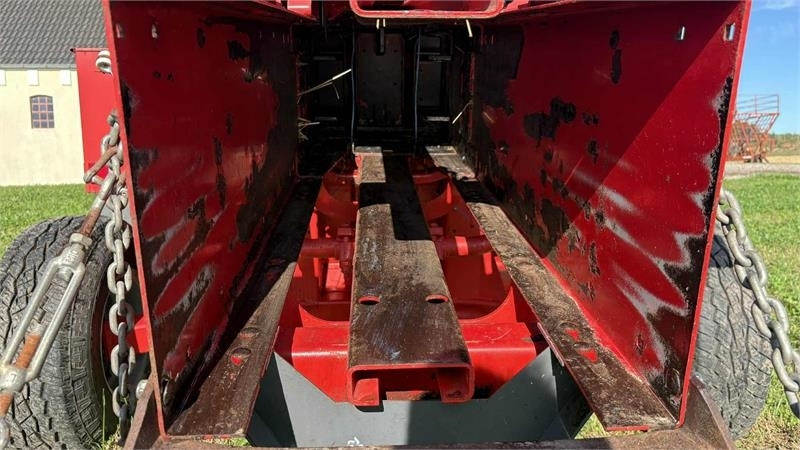 Massey Ferguson 1839 Småballe presser  lízing Massey Ferguson 1839 Småballe presser: 8 kép.