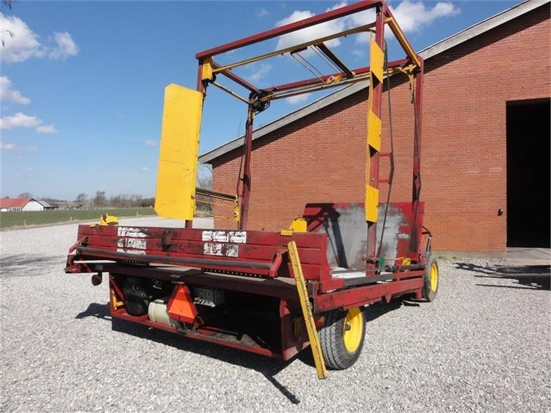 Pomi Kombi-Pack Fabriksny - Bálacsomagoló: 1 kép. Pomi Kombi-Pack Fabriksny - Bálacsomagoló: 1 kép.
