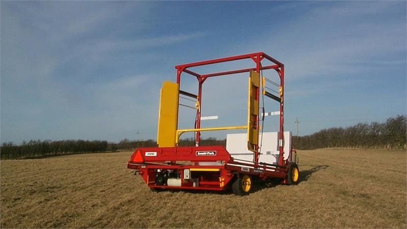Pomi Kombi-Pack Fabriksny - Bálacsomagoló: 2 kép. Pomi Kombi-Pack Fabriksny - Bálacsomagoló: 2 kép.