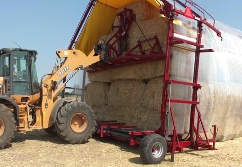 Pomi WRAP 12 Fabriksny - Bálacsomagoló: 2 kép. Pomi WRAP 12 Fabriksny - Bálacsomagoló: 2 kép.