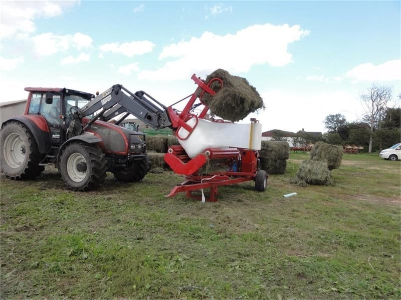 Pomi Wrap 200 - Bálacsomagoló: 3 kép. Pomi Wrap 200 - Bálacsomagoló: 3 kép.