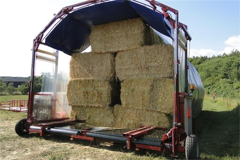 Pomi Wrap 7 - Bálacsomagoló: 1 kép. Pomi Wrap 7 - Bálacsomagoló: 1 kép.