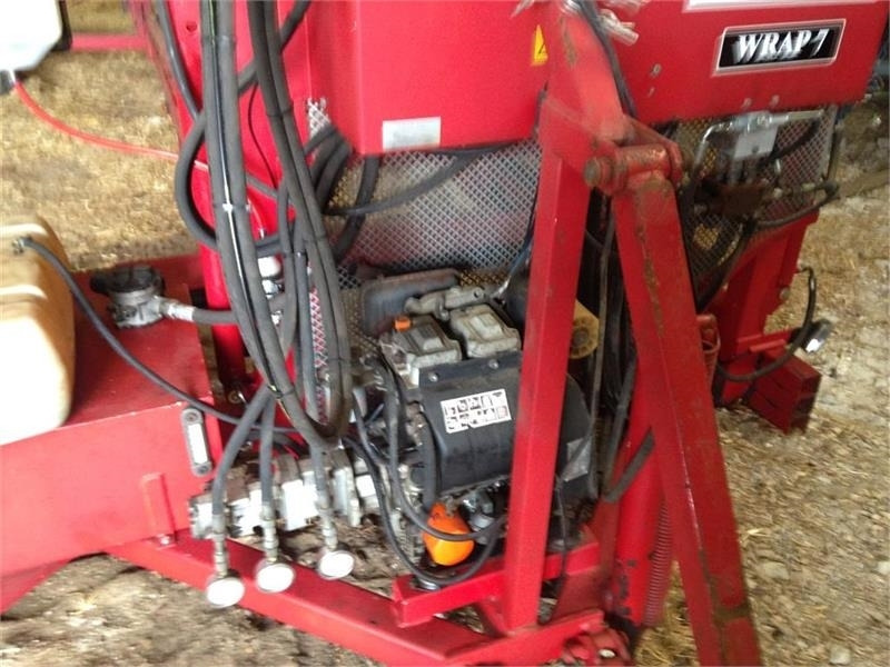 Pomi Wrap 7 - Bálacsomagoló: 2 kép. Pomi Wrap 7 - Bálacsomagoló: 2 kép.