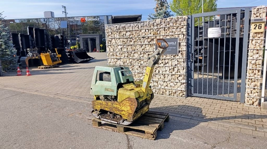 Ammann AVH 6030 Bj 2007, mit defektem Motor, Ersatzteile - Lapvibrátor: 4 kép. Ammann AVH 6030 Bj 2007, mit defektem Motor, Ersatzteile - Lapvibrátor: 4 kép.