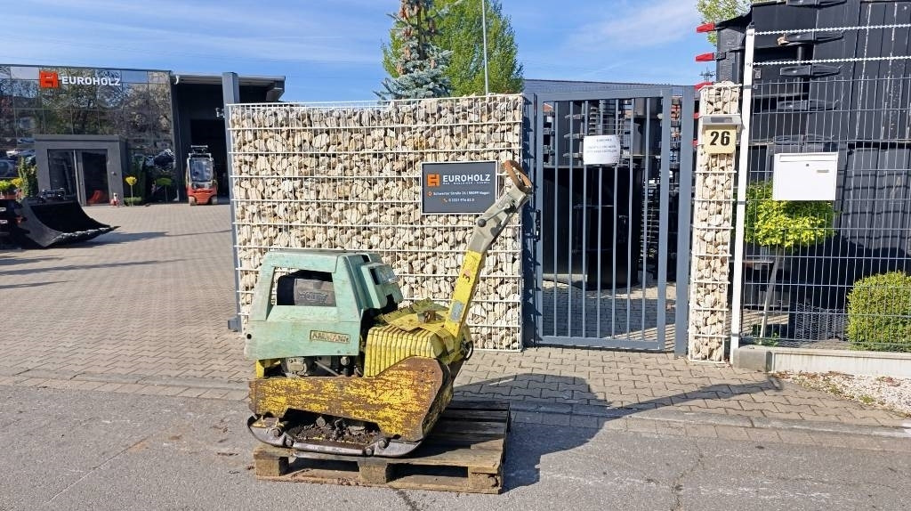 Ammann AVH 6030 Bj 2007, mit defektem Motor, Ersatzteile - Lapvibrátor: 5 kép. Ammann AVH 6030 Bj 2007, mit defektem Motor, Ersatzteile - Lapvibrátor: 5 kép.