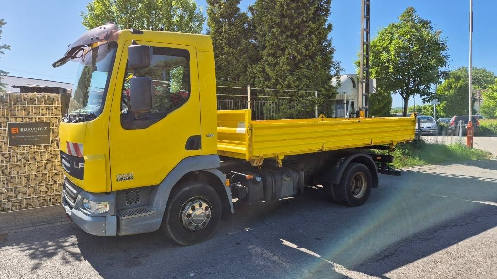 DAF Lkw 3-Seiten-Kipper Meiller 45.220, 2 x AHK, Servo - Billenőplatós teherautó: 1 kép. DAF Lkw 3-Seiten-Kipper Meiller 45.220, 2 x AHK, Servo - Billenőplatós teherautó: 1 kép.