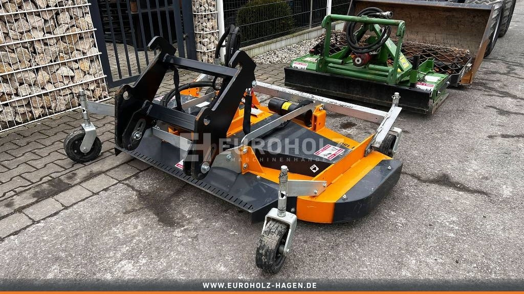 Derékcsuklós rakodó GiANT Radlader V452T, Bodenfräse, Mähwerk, Frontschaufel: 15 kép.