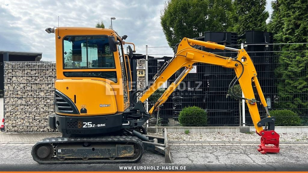 Hyundai Minibagger Robex 25 Z 9AK Powertilt Schnellw. MS03 - Minikotró: 2 kép. Hyundai Minibagger Robex 25 Z 9AK Powertilt Schnellw. MS03 - Minikotró: 2 kép.