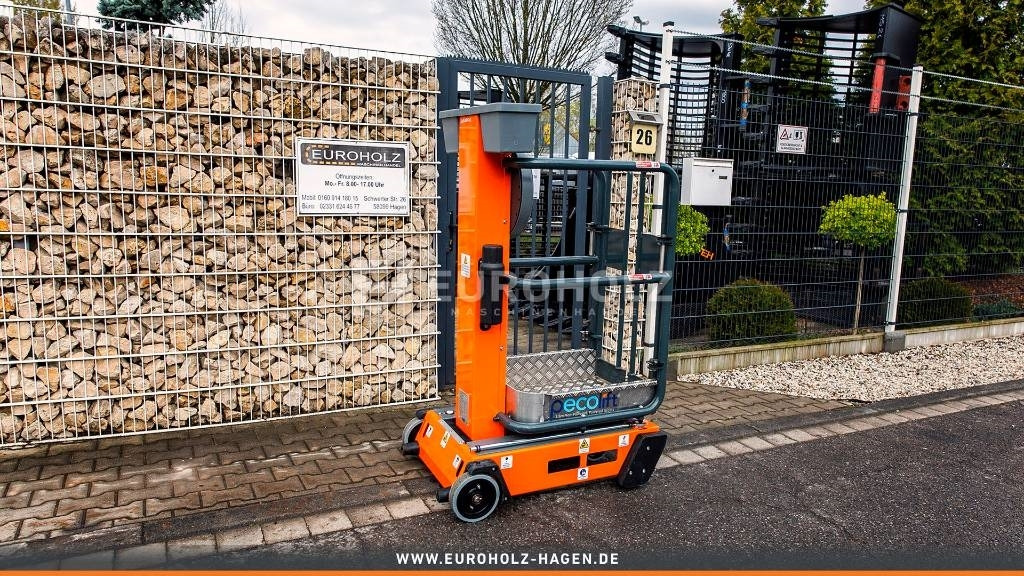 JLG Pecolift Arbeitsbühne 3,5 m, Vertikalmast, Korb - Emelő: 2 kép. JLG Pecolift Arbeitsbühne 3,5 m, Vertikalmast, Korb - Emelő: 2 kép.