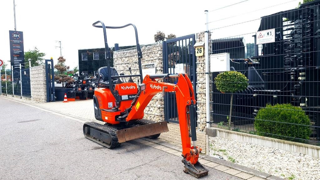 Kubota U 10-3 - Minikotró: 2 kép. Kubota U 10-3 - Minikotró: 2 kép.