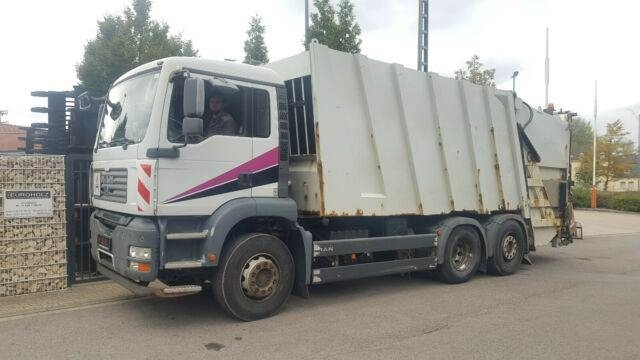 MAN Müllwagen 28.320 Klima Kamera Lenkachse - Szemetesautó: 1 kép. MAN Müllwagen 28.320 Klima Kamera Lenkachse - Szemetesautó: 1 kép.