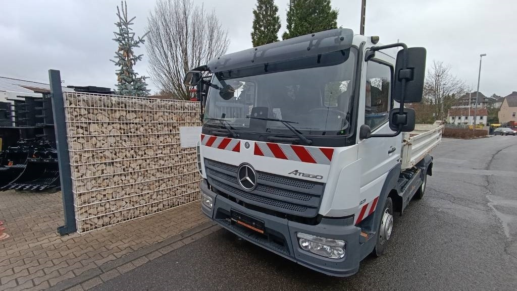 Mercedes-Benz Atego 821, Meiller, 3-Seiten-Kipper, Automatik - Billenőplatós teherautó: 3 kép. Mercedes-Benz Atego 821, Meiller, 3-Seiten-Kipper, Automatik - Billenőplatós teherautó: 3 kép.