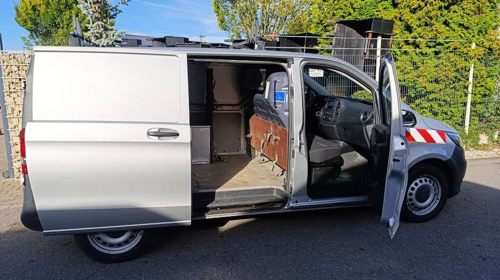 Mercedes-Benz Vito 114 CDI Allrad-Werkstattschränke-Standheizung - Dobozos kisteherautó: 1 kép. Mercedes-Benz Vito 114 CDI Allrad-Werkstattschränke-Standheizung - Dobozos kisteherautó: 1 kép.