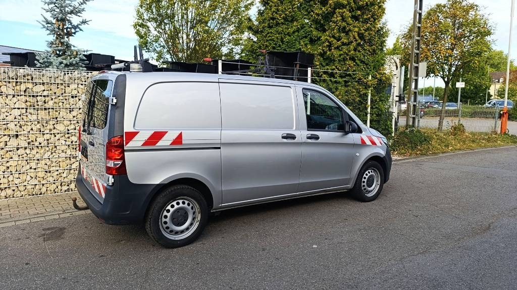 Mercedes-Benz Vito 114 CDI Allrad-Werkstattschränke-Standheizung - Dobozos kisteherautó: 5 kép. Mercedes-Benz Vito 114 CDI Allrad-Werkstattschränke-Standheizung - Dobozos kisteherautó: 5 kép.