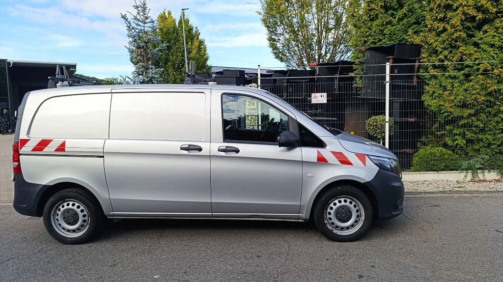 Mercedes-Benz Vito 114 CDI Allrad-Werkstattschränke-Standheizung - Dobozos kisteherautó: 2 kép. Mercedes-Benz Vito 114 CDI Allrad-Werkstattschränke-Standheizung - Dobozos kisteherautó: 2 kép.