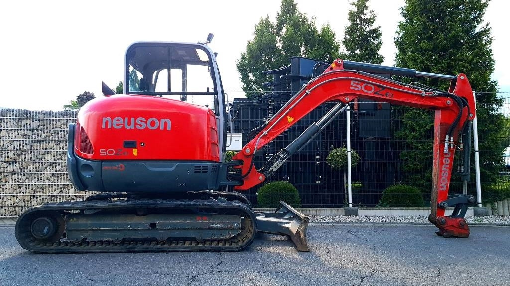 Neuson 50 Z 3 RD - Minikotró: 1 kép. Neuson 50 Z 3 RD - Minikotró: 1 kép.