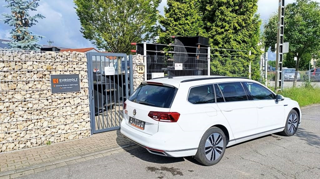 Volkswagen Passat GTE 1.4 Plug-In-Hybrid, Batterie neu, Navi - Autó: 3 kép. Volkswagen Passat GTE 1.4 Plug-In-Hybrid, Batterie neu, Navi - Autó: 3 kép.