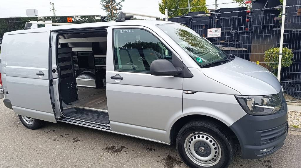 Volkswagen Transporter T6 TDI, Werkstattschränke Standheizung  - Dobozos kisteherautó: 1 kép. Volkswagen Transporter T6 TDI, Werkstattschränke Standheizung  - Dobozos kisteherautó: 1 kép.