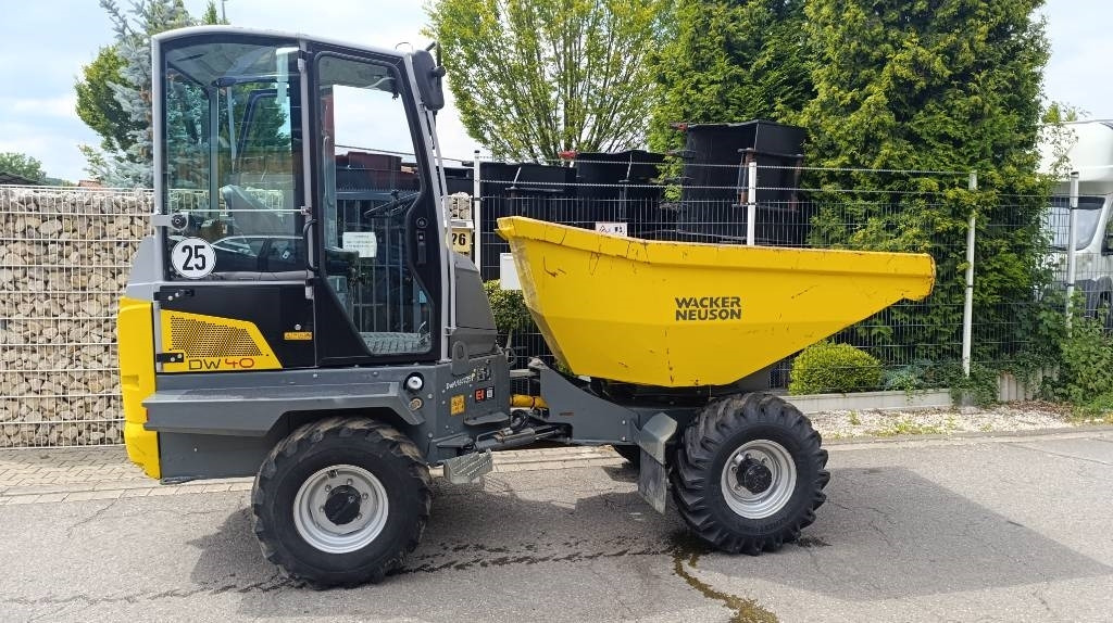 Wacker Neuson DW 40 Raddumper 2 Fahrstufen, Kabinenheizung, 4x4  - Minidömper: 1 kép. Wacker Neuson DW 40 Raddumper 2 Fahrstufen, Kabinenheizung, 4x4  - Minidömper: 1 kép.