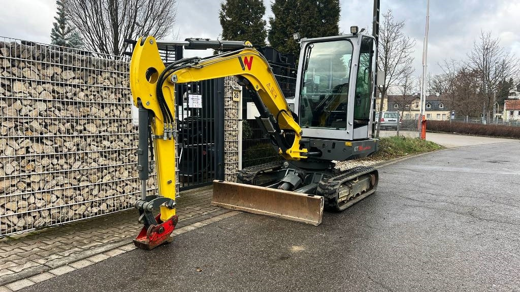 Wacker Neuson ET 35 VDS mit Schnellwechsler MS 03, Knickmatik - Minikotró: 2 kép. Wacker Neuson ET 35 VDS mit Schnellwechsler MS 03, Knickmatik - Minikotró: 2 kép.