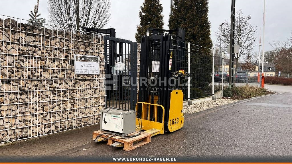 Yale Gabelstapler MS16 4328, elektro, Triplex, 4300 mm - Elektromos targonca: 2 kép. Yale Gabelstapler MS16 4328, elektro, Triplex, 4300 mm - Elektromos targonca: 2 kép.