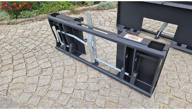 Big Adapter Avant auf Euro Aufnahme - Adapterek: 2 kép. Big Adapter Avant auf Euro Aufnahme - Adapterek: 2 kép.