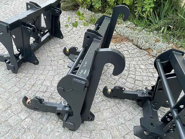 Big Adapter JCB Q fit auf 3 Punkt Aufnahme - Adapterek: 2 kép. Big Adapter JCB Q fit auf 3 Punkt Aufnahme - Adapterek: 2 kép.