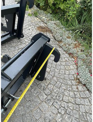 Big Adapter Kramer / Claas Scorpion auf 3 Punkt Aufnahme - Adapterek: 3 kép. Big Adapter Kramer / Claas Scorpion auf 3 Punkt Aufnahme - Adapterek: 3 kép.