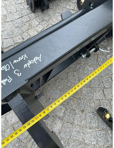 Big Adapter Kramer / Claas Scorpion auf 3 Punkt Aufnahme - Adapterek: 4 kép. Big Adapter Kramer / Claas Scorpion auf 3 Punkt Aufnahme - Adapterek: 4 kép.