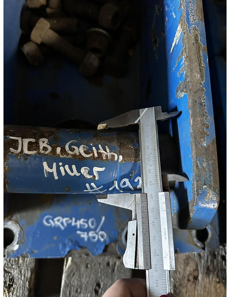 Big Anschraubplatte mit JCB / Miller / Geith Aufnahme - Adapterek: 2 kép. Big Anschraubplatte mit JCB / Miller / Geith Aufnahme - Adapterek: 2 kép.