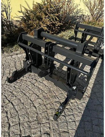 Big Bobcat Teleskoplader Adapter auf 3 Punkt Aufnahme - Adapterek: 2 kép. Big Bobcat Teleskoplader Adapter auf 3 Punkt Aufnahme - Adapterek: 2 kép.