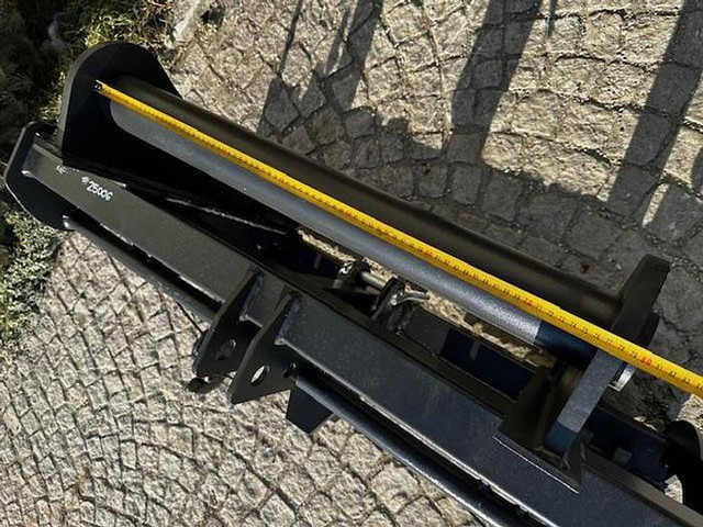 Big Bobcat Teleskoplader Adapter auf 3 Punkt Aufnahme - Adapterek: 5 kép. Big Bobcat Teleskoplader Adapter auf 3 Punkt Aufnahme - Adapterek: 5 kép.