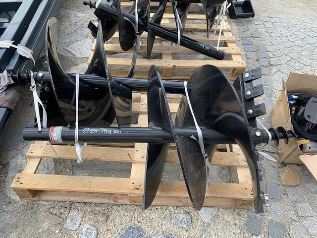 Big Erdbohrer 600 mm - Adapterek: 1 kép. Big Erdbohrer 600 mm - Adapterek: 1 kép.