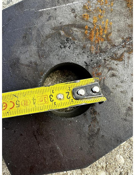 Big Anschweißhaken passend zu Genie / Terex Aufnahme - Alkatrész: 4 kép. Big Anschweißhaken passend zu Genie / Terex Aufnahme - Alkatrész: 4 kép.