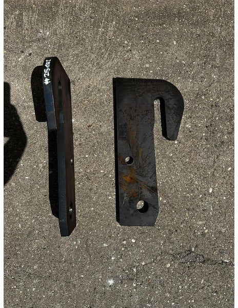 Big Anschweißhaken passend zu Genie / Terex Aufnahme - Alkatrész: 1 kép. Big Anschweißhaken passend zu Genie / Terex Aufnahme - Alkatrész: 1 kép.