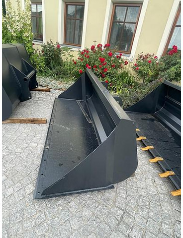 Big SUN Schwergutschaufel 250 cm mit Atlas Aufnahme - Kanál: 2 kép. Big SUN Schwergutschaufel 250 cm mit Atlas Aufnahme - Kanál: 2 kép.