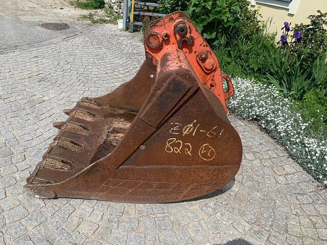 Big Tieflöffel / Baggerlöffel 130 cm - Kanál: 3 kép. Big Tieflöffel / Baggerlöffel 130 cm - Kanál: 3 kép.