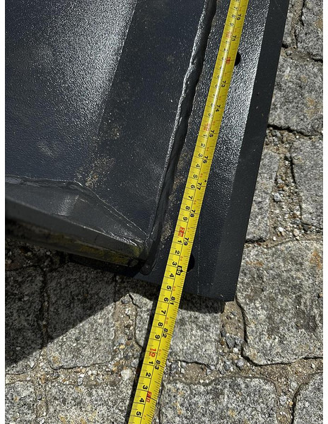 Big Volumenschaufel 200cm mit Liebherr 509 Aufnahme - Kanál: 5 kép. Big Volumenschaufel 200cm mit Liebherr 509 Aufnahme - Kanál: 5 kép.