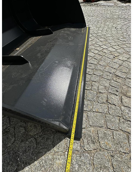Big Volumenschaufel 200cm mit Liebherr 509 Aufnahme - Kanál: 4 kép. Big Volumenschaufel 200cm mit Liebherr 509 Aufnahme - Kanál: 4 kép.