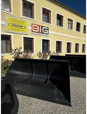 Big Volumenschaufel 240 cm mit Weidemann Aufnahme - Kanál: 1 kép. Big Volumenschaufel 240 cm mit Weidemann Aufnahme - Kanál: 1 kép.