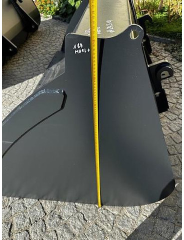 Big Volumenschaufel 250 cm mit Atlas Aufnahme - Kanál: 5 kép. Big Volumenschaufel 250 cm mit Atlas Aufnahme - Kanál: 5 kép.