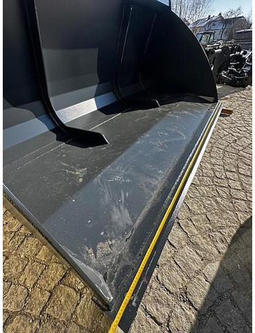 Big Volumenschaufel 250 cm mit JCB Q-fit Aufnahme - Kanál: 2 kép. Big Volumenschaufel 250 cm mit JCB Q-fit Aufnahme - Kanál: 2 kép.
