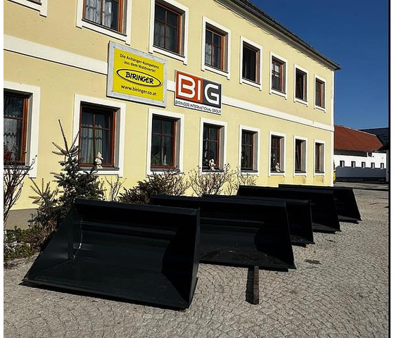 Big Volumenschaufel 250 cm mit JCB Q-fit Aufnahme - Kanál: 1 kép. Big Volumenschaufel 250 cm mit JCB Q-fit Aufnahme - Kanál: 1 kép.